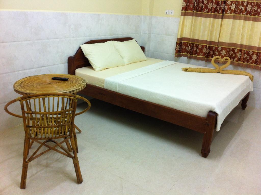 Captain Chim S Guesthouse Kampot Rum bild