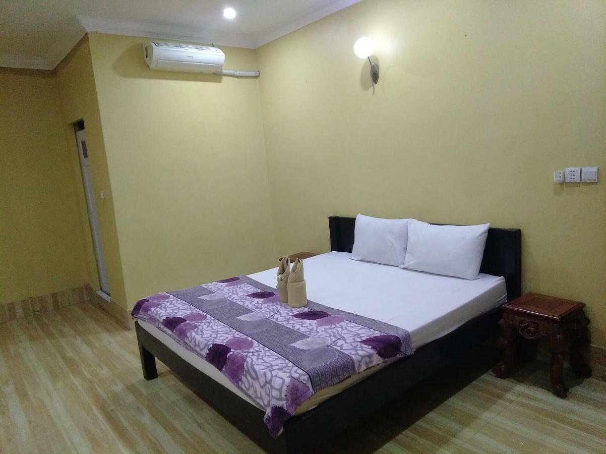 Captain Chim S Guesthouse Kampot Exteriör bild